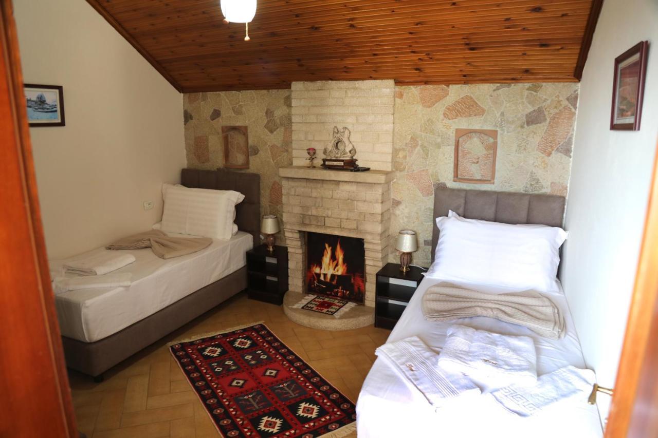 --Hotel Deal-- Rooms With Castle View Kruje Exterior photo