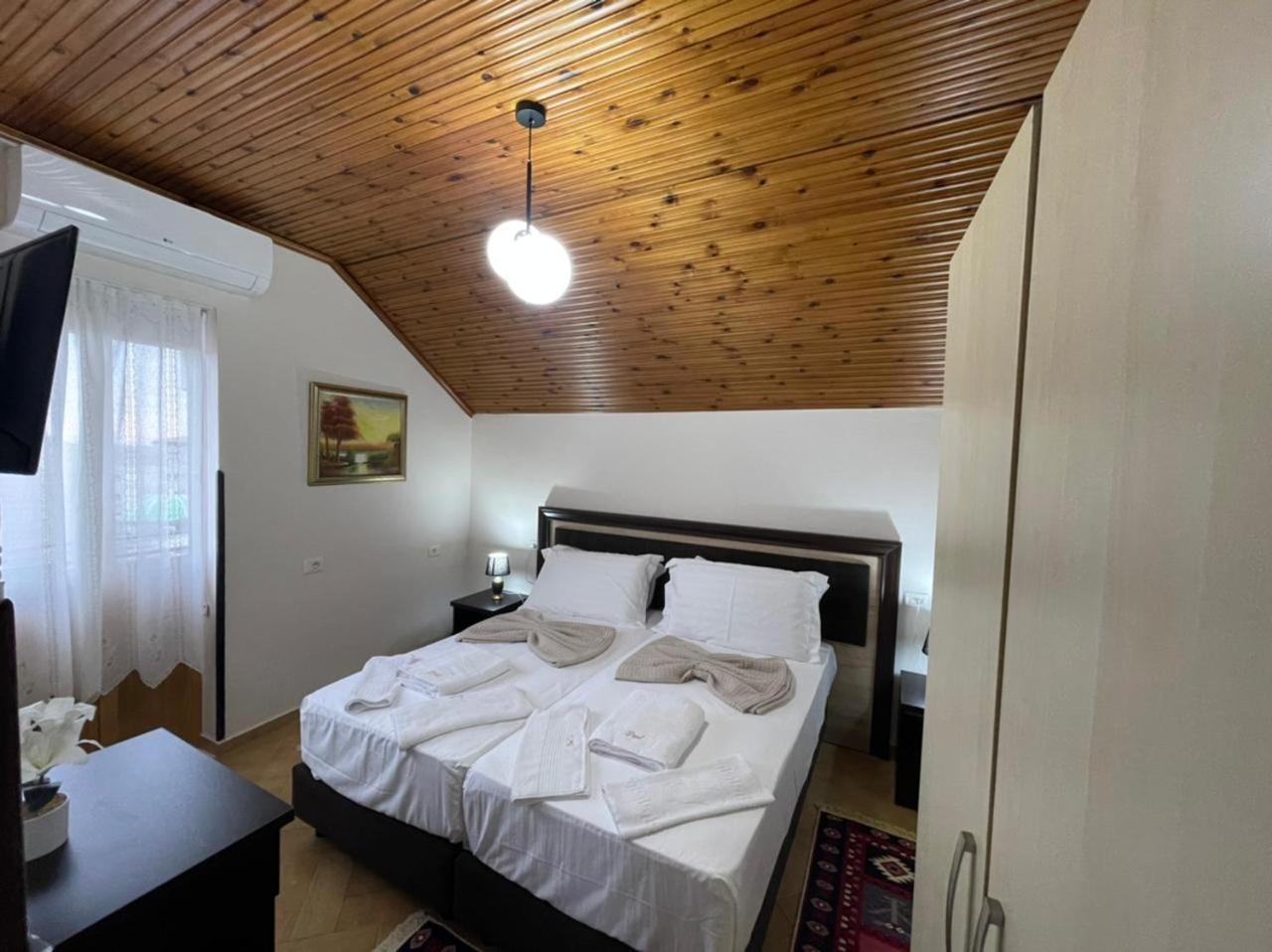 --Hotel Deal-- Rooms With Castle View Kruje Exterior photo