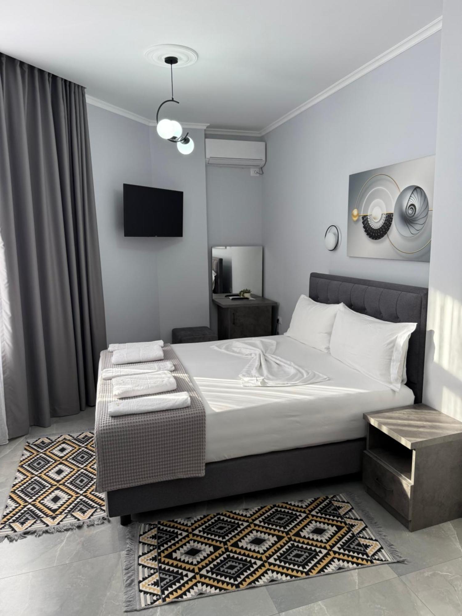 --Hotel Deal-- Rooms With Castle View Kruje Exterior photo