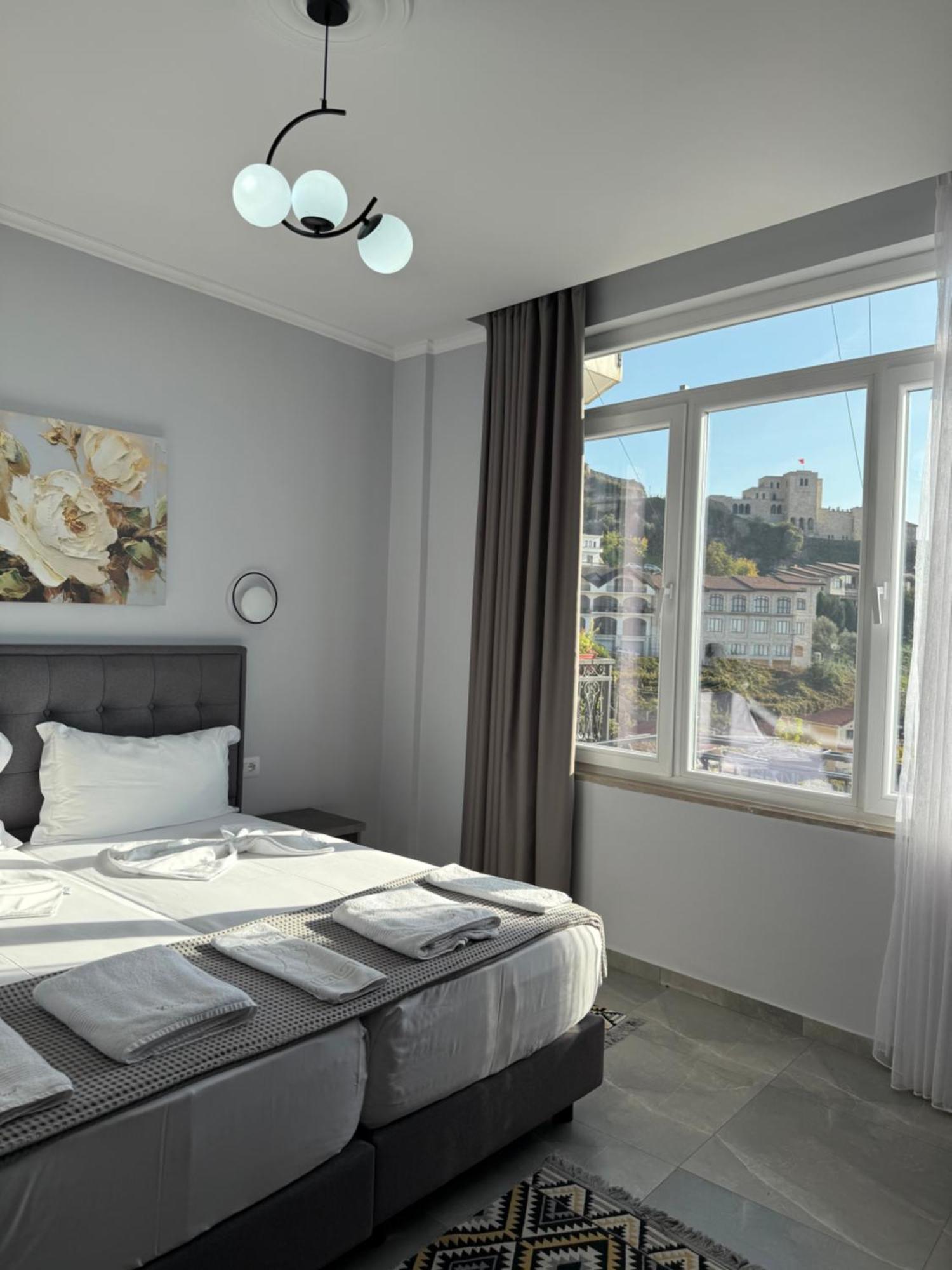 --Hotel Deal-- Rooms With Castle View Kruje Exterior photo